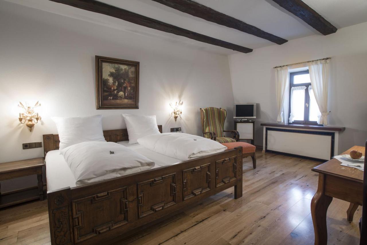 Hotel Ochsen Post Tiefenbronn Экстерьер фото