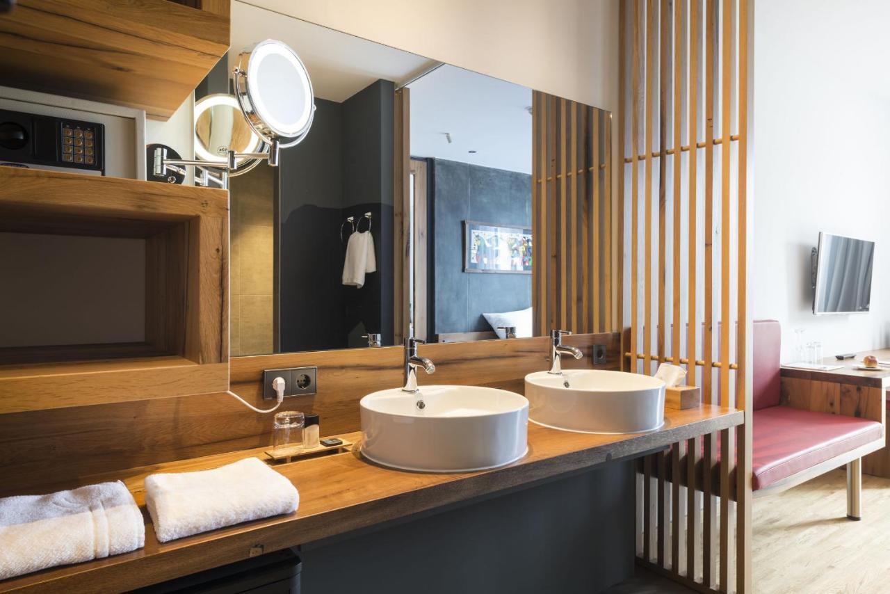 Hotel Ochsen Post Tiefenbronn Экстерьер фото