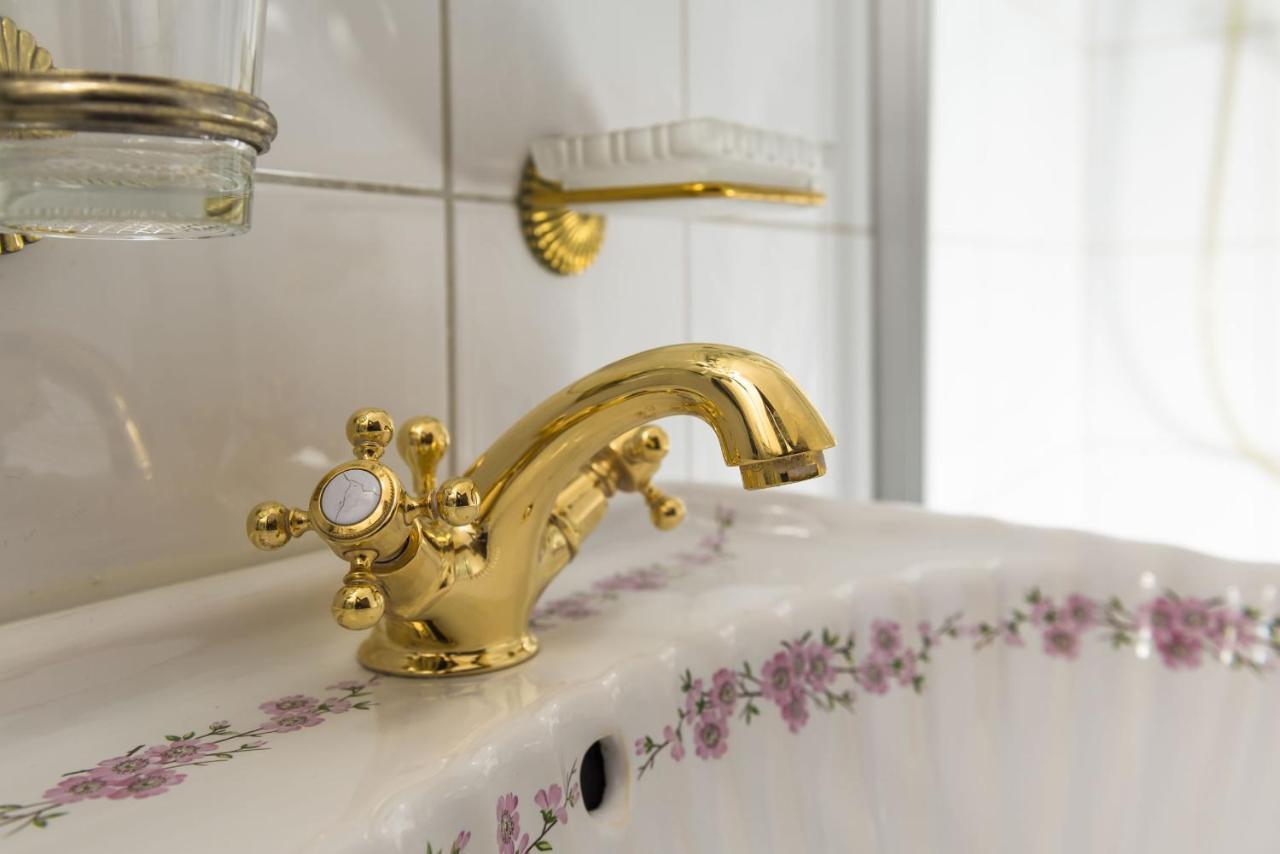 Hotel Ochsen Post Tiefenbronn Экстерьер фото