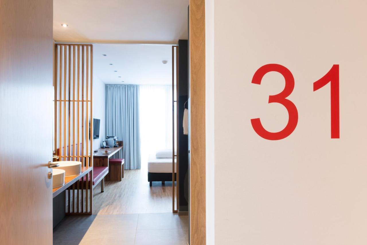 Hotel Ochsen Post Tiefenbronn Экстерьер фото