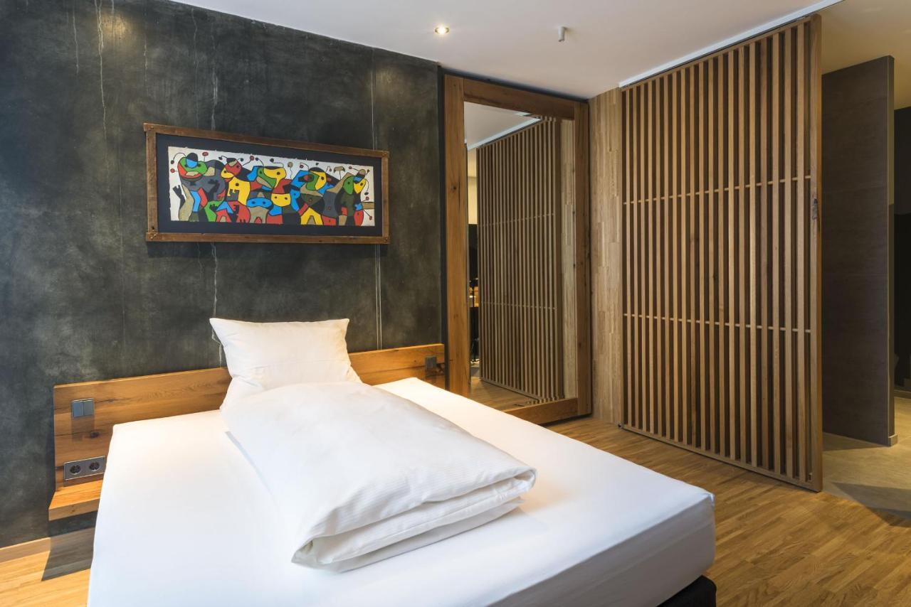 Hotel Ochsen Post Tiefenbronn Экстерьер фото