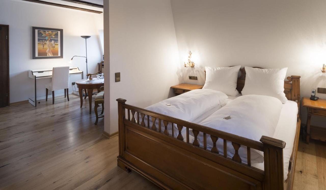 Hotel Ochsen Post Tiefenbronn Экстерьер фото