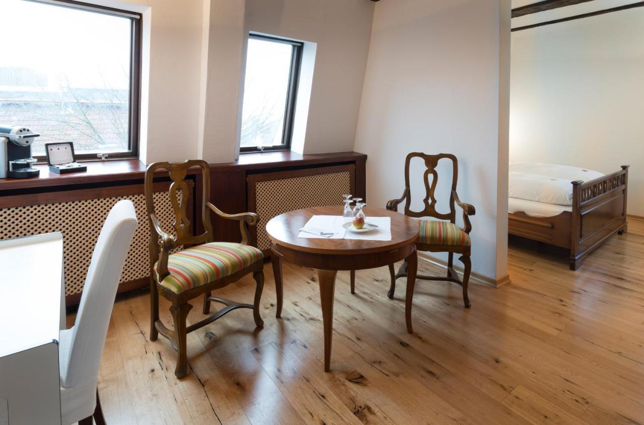 Hotel Ochsen Post Tiefenbronn Экстерьер фото